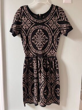 Romeo + Juliette couture sophisticated short sleeve knit dress